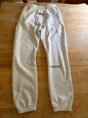 Fear of God ESSENTIALS White Sweatshirt with Black Logo